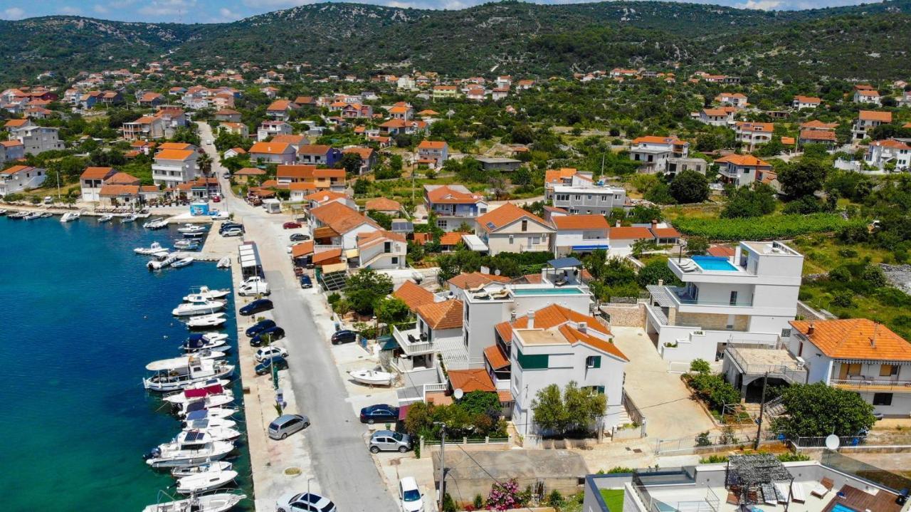 Villa Adastra Vinišće Buitenkant foto