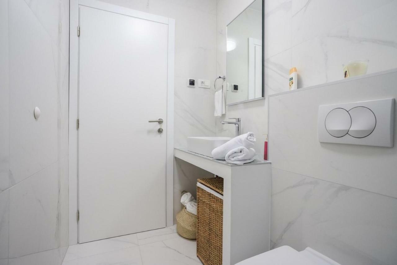 Villa Adastra Vinišće Buitenkant foto